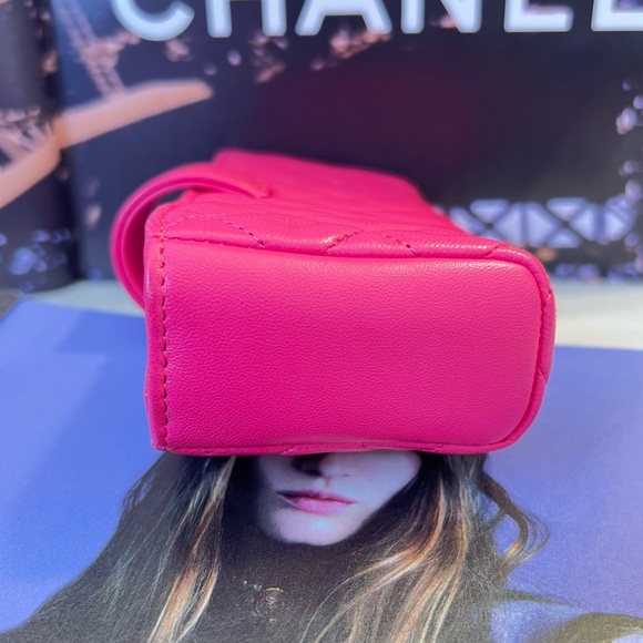 @jordanleacraft Authentic CHANEL Pouch in Hot Pink Quilted Matelasse Lambskin - Picture 3 of 9